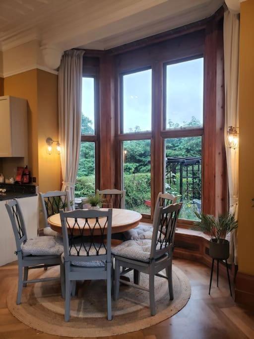3 Bedroom 3 Bathroom Ground Floor Condo With Veranda Reigate Bagian luar foto