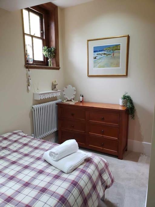 3 Bedroom 3 Bathroom Ground Floor Condo With Veranda Reigate Bagian luar foto
