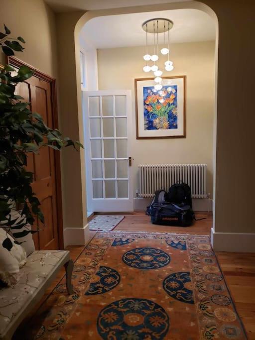 3 Bedroom 3 Bathroom Ground Floor Condo With Veranda Reigate Bagian luar foto