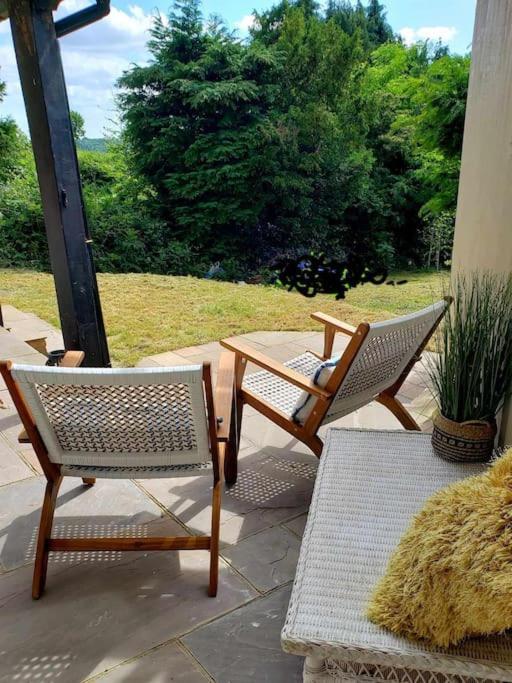 3 Bedroom 3 Bathroom Ground Floor Condo With Veranda Reigate Bagian luar foto